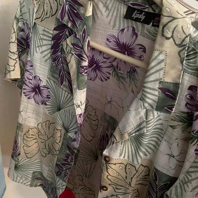 Lot 225 Large lot of women's clothes