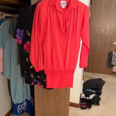 Lot 229 Vintage outfits