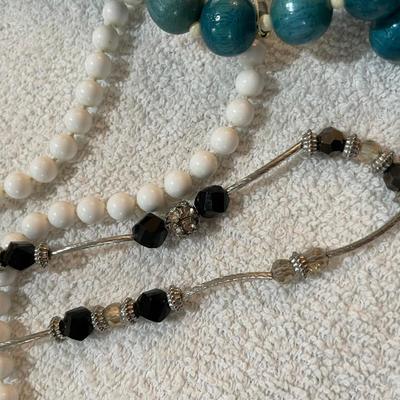 Lot 243 Lot of bead necklaces