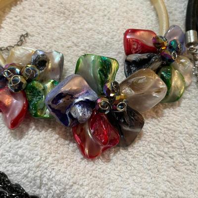 Lot 255 Lot of necklaces #2