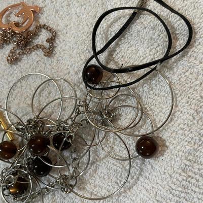 Lot 256 Necklaces #3