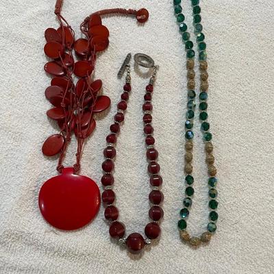 Lot 257 Necklaces #4