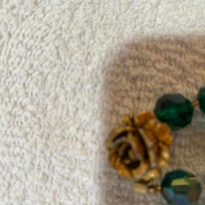 Lot 257 Necklaces #4