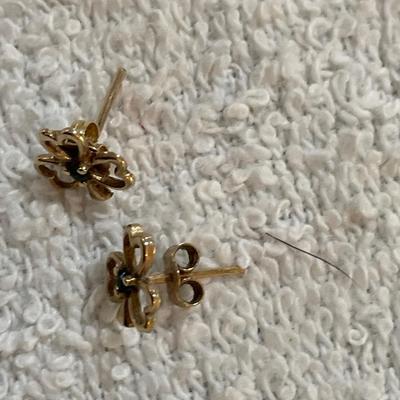 Lot 263 Shamrock 14K gold earrings