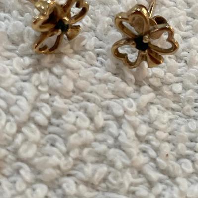 Lot 263 Shamrock 14K gold earrings