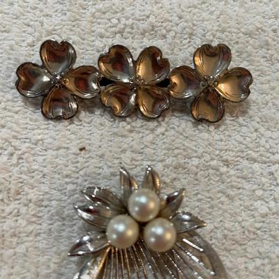 lot 267 Sterling Brooches