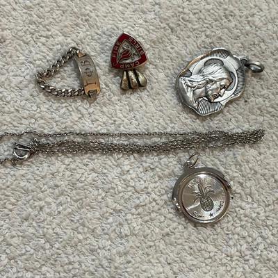 lot 268 Asst Sterling items