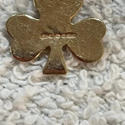 lot 271 Shamrock Pendant & chain