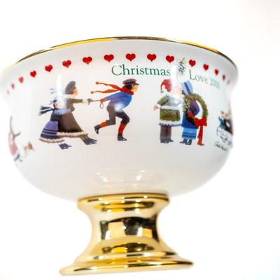 Porcelain Pedestal Bowl
