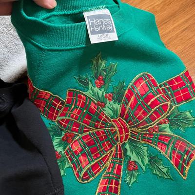 Lot 275 Christmas tops