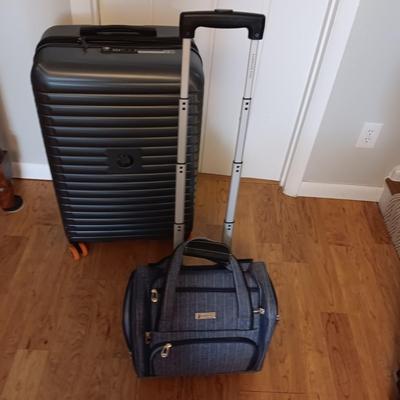 LONDON FOG CARRY ON AND NEW DELSEY 4 WHEEL SUITCASE WITH COMBINATION LOCK