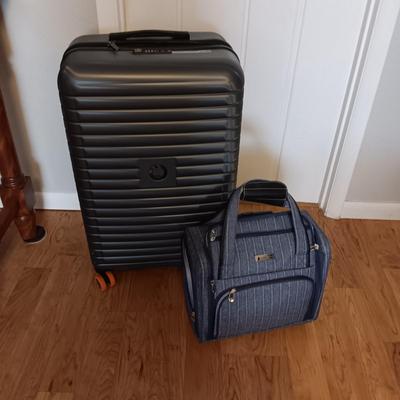 LONDON FOG CARRY ON AND NEW DELSEY 4 WHEEL SUITCASE WITH COMBINATION LOCK