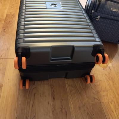 LONDON FOG CARRY ON AND NEW DELSEY 4 WHEEL SUITCASE WITH COMBINATION LOCK