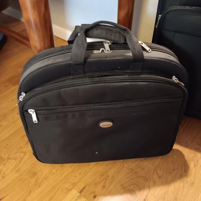 PATHFINDER GARMENT BAG AND SAMSONITE SUITCASE ON 4 WHEELS