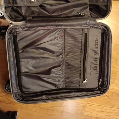 PATHFINDER GARMENT BAG AND SAMSONITE SUITCASE ON 4 WHEELS