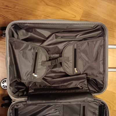 KENNETH COLE CARRY ON SUITCASE WITH COMBINATION & 4 WHEELS PLUS A DUFFLE BAG