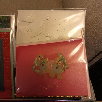 NICEE INDIVIDUAL CHRISTMAS CARDS, HALLMARK GIFT BAGS AND TISSUE PAPER