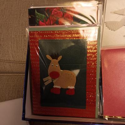 NICEE INDIVIDUAL CHRISTMAS CARDS, HALLMARK GIFT BAGS AND TISSUE PAPER