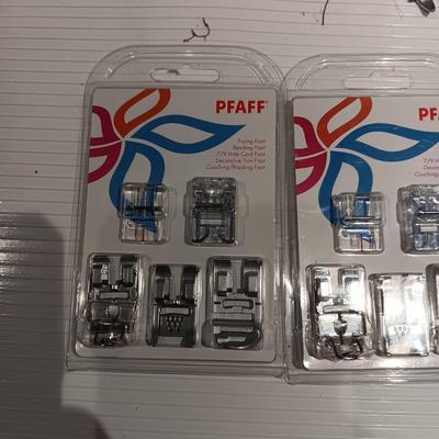 PFAFF SELECT IDT SEWING MACHINE WITH ATTACHMENTS AND MANUAL