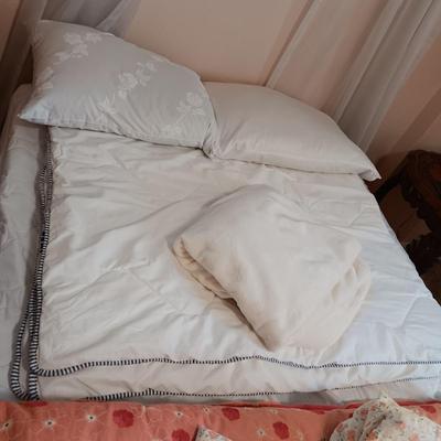 FULL SIZE IKEA 365+ MYSA COMFORTER, SUPER SOFT THROW BLANKET AND 2 DOWN PILLOWS