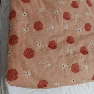 FULL SIZE COMFORTER, SHEET SET, PILLOWS W/SHAMS AND BED SKIRT