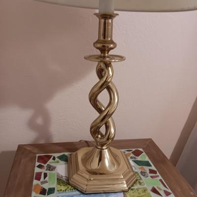 TILE TOP SIDE TABLE AND A BRASS BASE LAMP