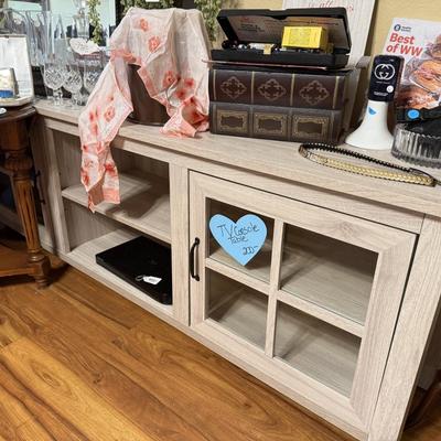 Sale Photo Thumbnail #27: - Display pieces, table, lights, table cloth, items in the back are not included.

NO CHERRY PICKING or taking ONLY the items you want and leaving the rest or you will be banned! Please arrive with enough time to load. Bring boxes/any tools to assemble /d