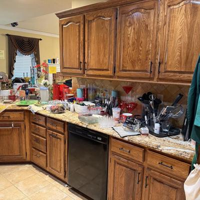 Sale Photo Thumbnail #39: - Wood board over sink isn’t included. 


NO CHERRY PICKING or taking ONLY the items you want and leaving the rest or you will be banned! Please arrive with enough time to load. Bring boxes/any tools to assemble /dolly/people to help load/etc.
- Questio