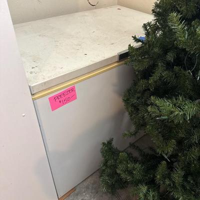 Sale Photo Thumbnail #99: - Christmas tree is NOT included. Fridge isn’t working and might be an easy fix if u want it. But can have it. 

NO CHERRY PICKING or taking ONLY the items you want and leaving the rest or you will be banned! Please arrive with enough time to load. Brin