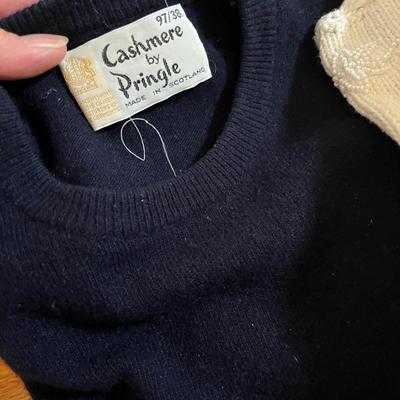 Lot 276 Women's sweaters