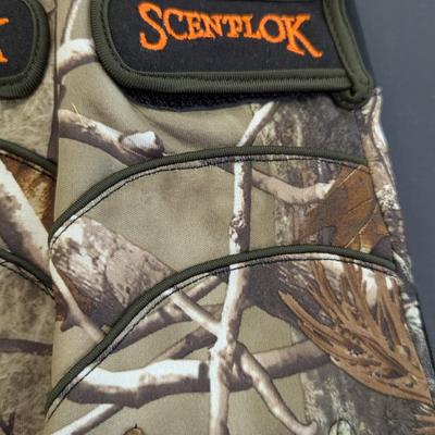 Assortment Of Camo Gloves Size M/L