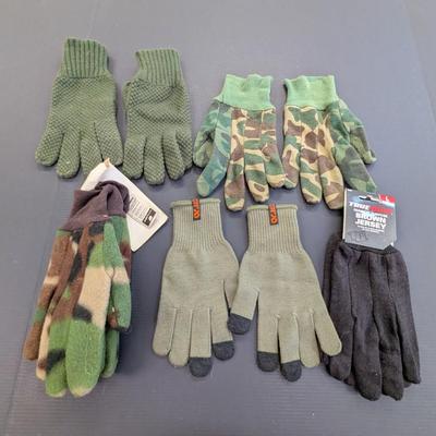 Array Of Camo & Olive Green Gloves