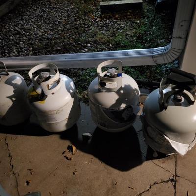 Y99-Propane tanks X 4