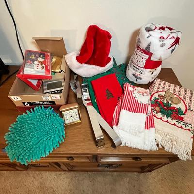 Lot 294 Christmas stuff