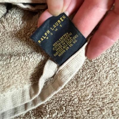 Lot 296 Ralph Lauren Towel set