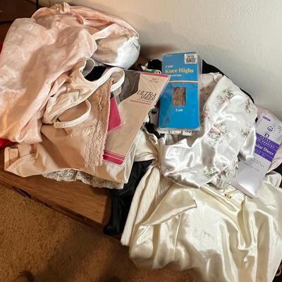 Lot 297 Women's intimates