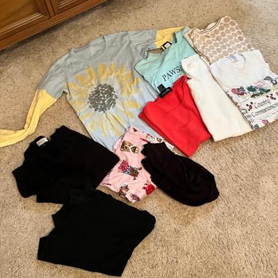 Lot 298 Women's tops