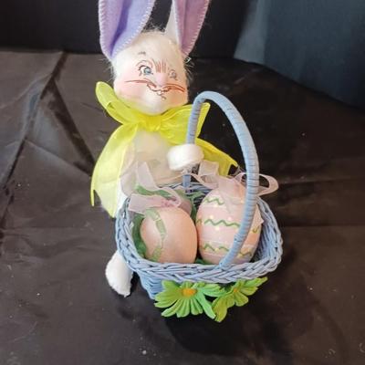 ANNALEE EASTER BUNNY W/BASKET AND EASTER EGGS