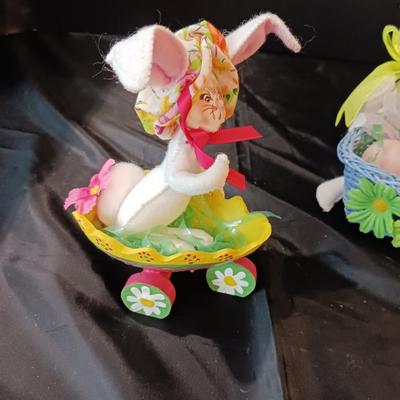 ANNALEE EASTER BUNNY W/BASKET AND EASTER EGGS