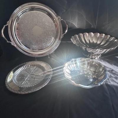 A VARIETY OF SILVER PLATED PLATTERS