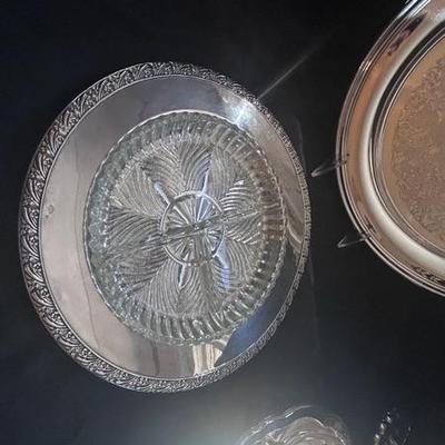 A VARIETY OF SILVER PLATED PLATTERS