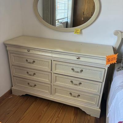 Sale Photo Thumbnail #3: Dresser, crème color. I also have matching night tables and a king size bed that can go with it but doesn’t have to for an extra cost.