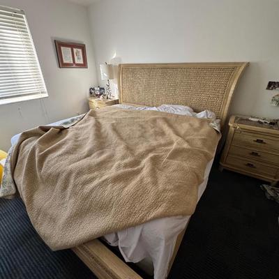 Sale Photo Thumbnail #14: King size bed, I have a matching dresser and 2 nightstands that go along with it not in the picture for an additional price. It is on my auction page though.