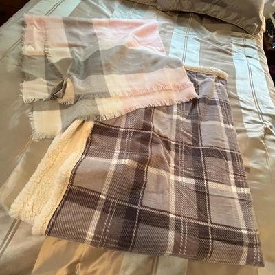 Lot 310 Fleece throws