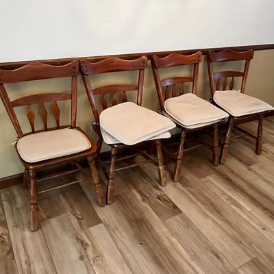 Lot 314 Temple Stuart Maple Dinette Set
