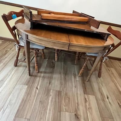 Lot 314 Temple Stuart Maple Dinette Set