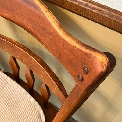 Lot 314 Temple Stuart Maple Dinette Set