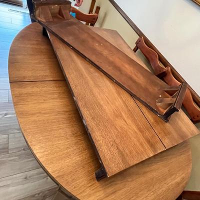 Lot 314 Temple Stuart Maple Dinette Set