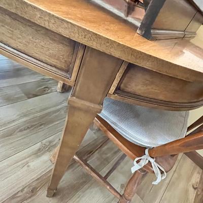 Lot 314 Temple Stuart Maple Dinette Set