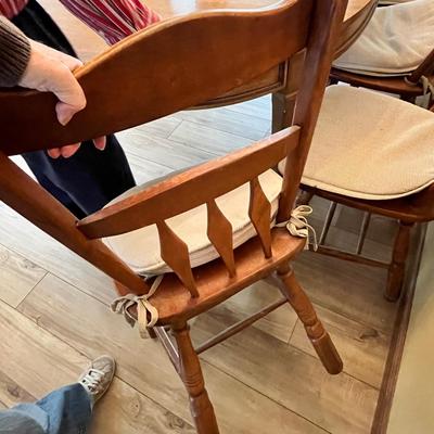 Lot 314 Temple Stuart Maple Dinette Set